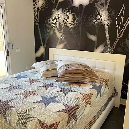 Julia Luxury *
